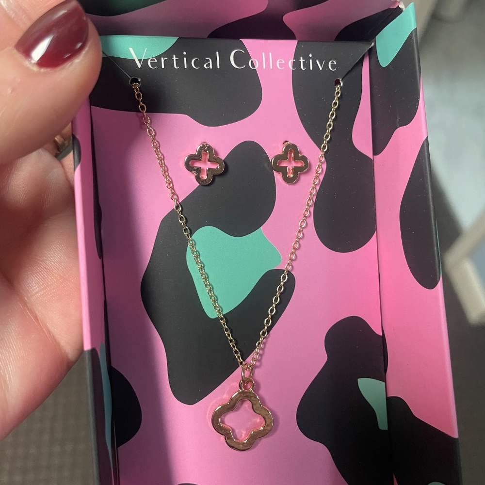 Callin Clover Gold-Plated Necklace & Earrings Set - Vertical Collective - Picture 7 of 8